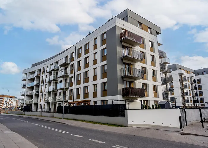 Апартаменты Posnania Chic With Garden By Bookinghost