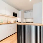 Lägenhet Posnania Chic With Garden By Bookinghost