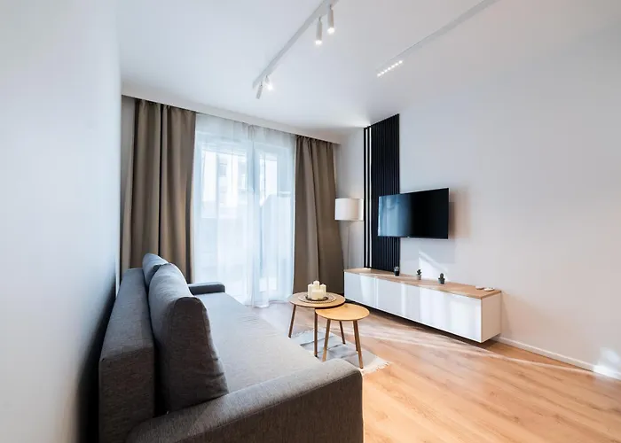 Daire Posnania Chic With Garden By Bookinghost