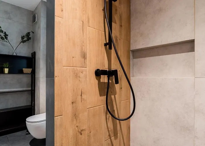 Daire Posnania Chic With Garden By Bookinghost